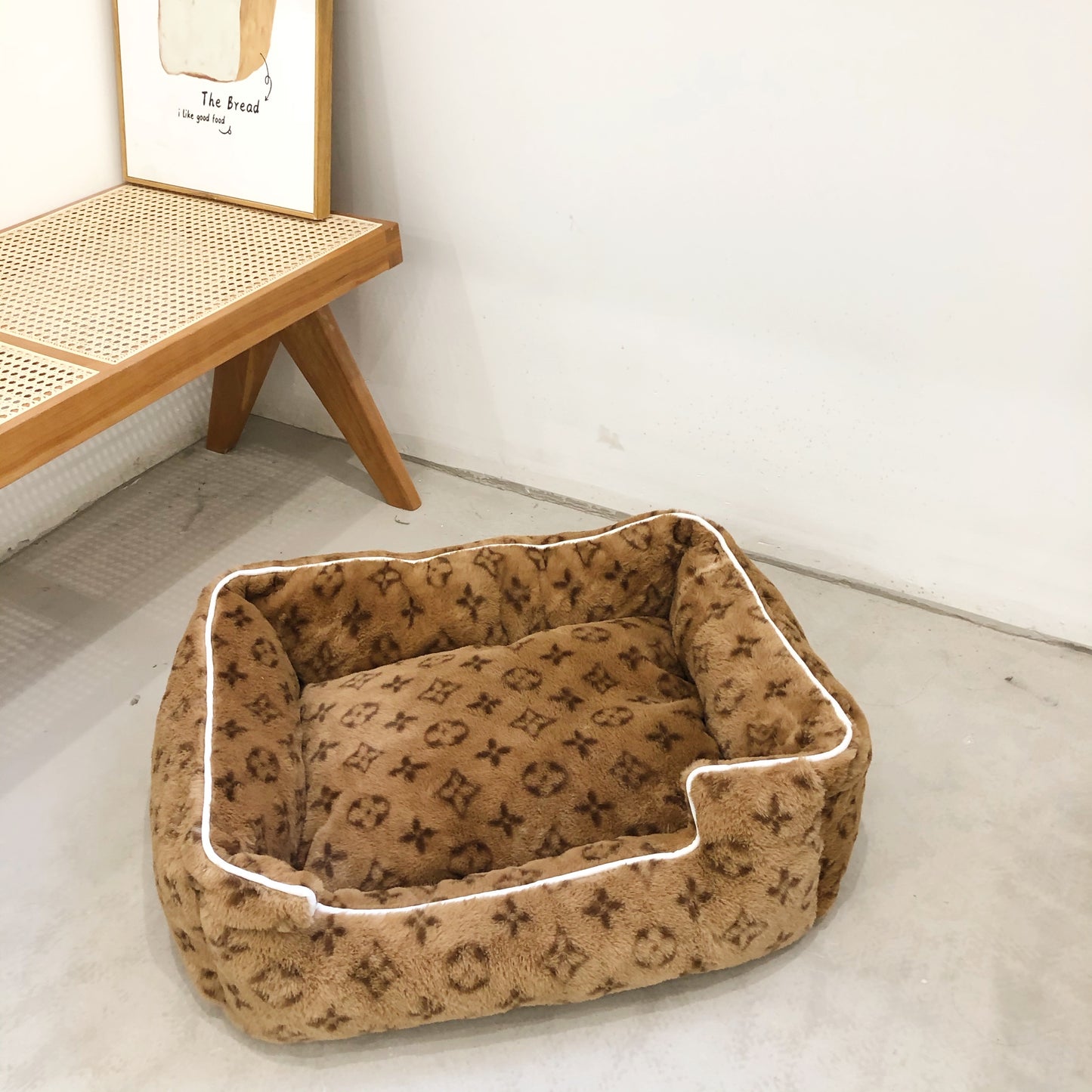 Louis Pawtton Colors Pet Bed